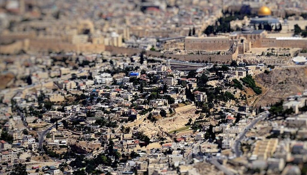 1280px-City_of_David,_Wadi_Hilweh_–_Palestinian_village,_Israeli_settlement,_Archaeological_site_–_from_the_air