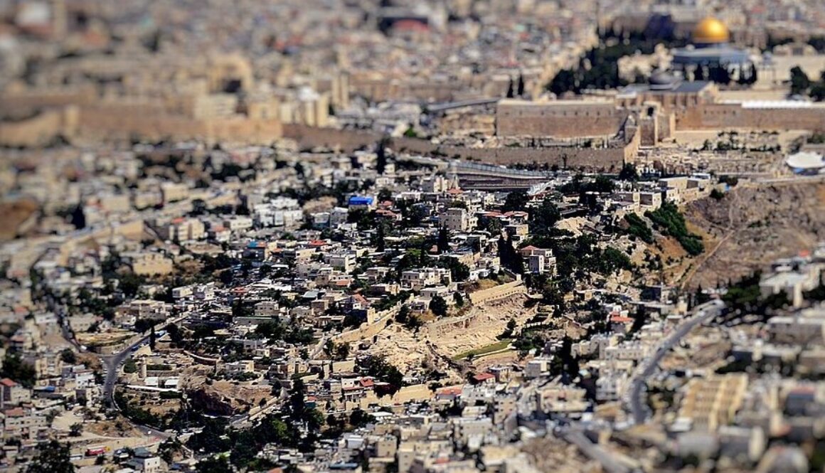 1280px-City_of_David,_Wadi_Hilweh_–_Palestinian_village,_Israeli_settlement,_Archaeological_site_–_from_the_air