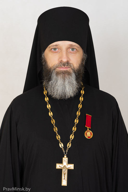 Секретарь Ученого совета - иеромонах Андрей (Василюк), кандидат богословия.